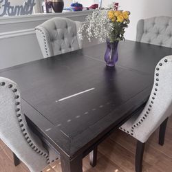 Dining Room Table w/Chairs