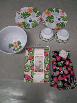 Dinnerware /kitchen