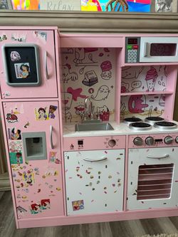 WOODEN KITCHEN