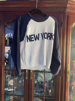 Woman’s sweater medium size