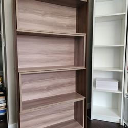 Bookcase (Can Be Expanded Into Corner Shelf) 