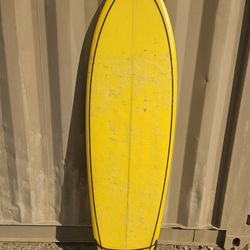 Fish Surfboard 5'8 twin fin
