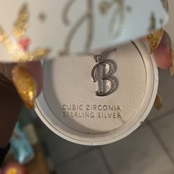 MACY’S STERLING SILVER NECKLACE LETTER B