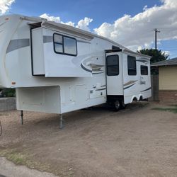 2008 Eagle By J.AYCO Triple Slide Out Great Condition