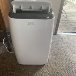 AC Unit Black And Decker (Portable)