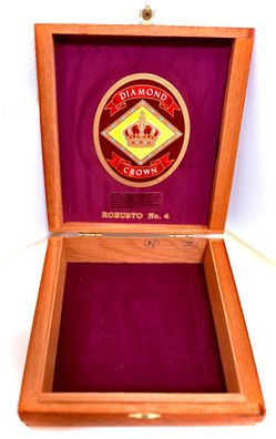 Diamond Crown Robusto No. 4 Cigar Box