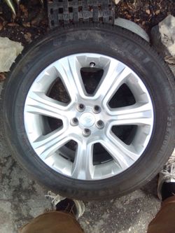 Cxv sport performer tires on an 18in rim for 2017 or2018 land rover