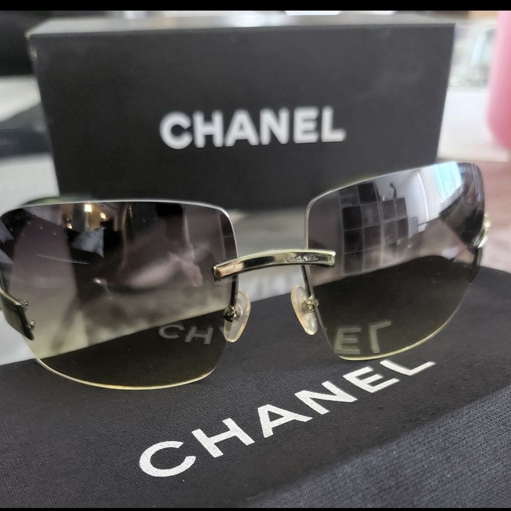 CHANEL Vintage Sunglasses Rare Quilted Oval Orange Purple Gold 