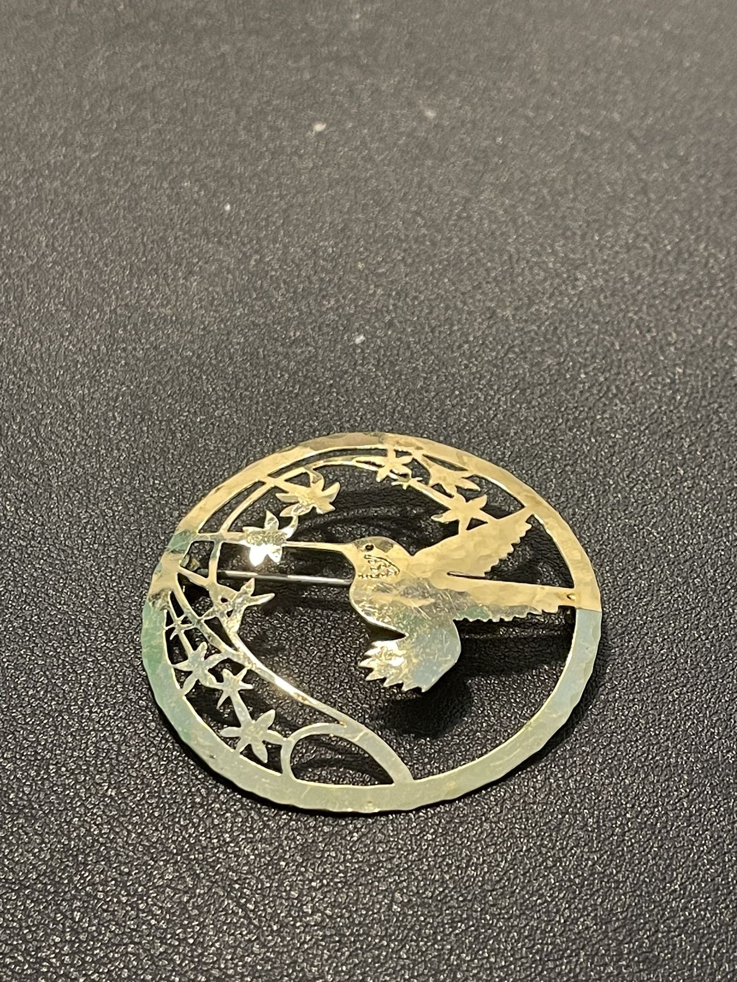 Wild Bryde Vintage 1990’s Hummingbird Brooch Pin Goldtone Openwork Flowers