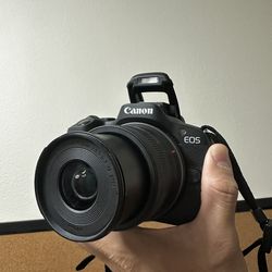 Canon EOS R50 With Lense