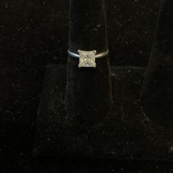 18k Single Princess Cut Diamond Ring 41675-1
