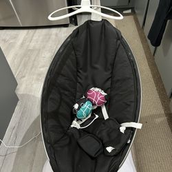 4 moms mamaroo