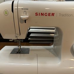SINGER Tradition - Sewing Machine 