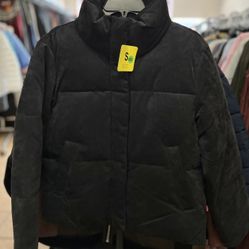 Levi’s Women’s Puffer Jacket