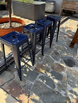 4 Metal Barstools
