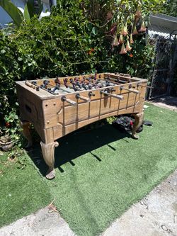 mesa de fut bol antigua pero en perfect as conditiones