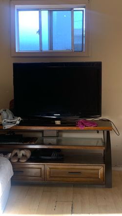 Samsung 42in TV