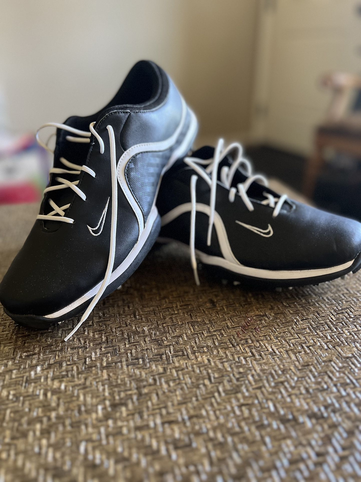 Nike Women’s Tac Golf Shoes Size 11