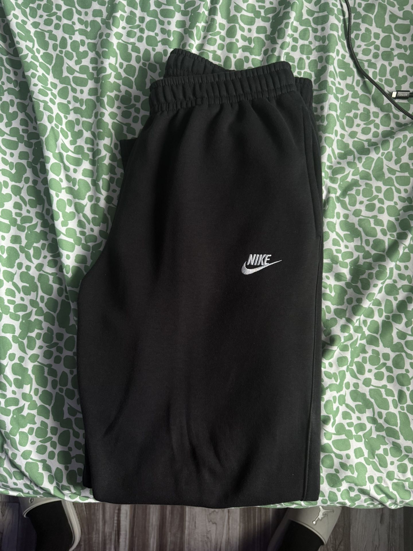 Nike Club Sweatpants Men’s Size Large