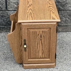 single end table w/magazine rack 