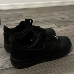 Air Force 1 (Black) 8.5 Men’s Negotiable
