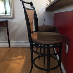 Set of 4 high chairs / Bar stools  iron with leather new condition. $40 for all 4
