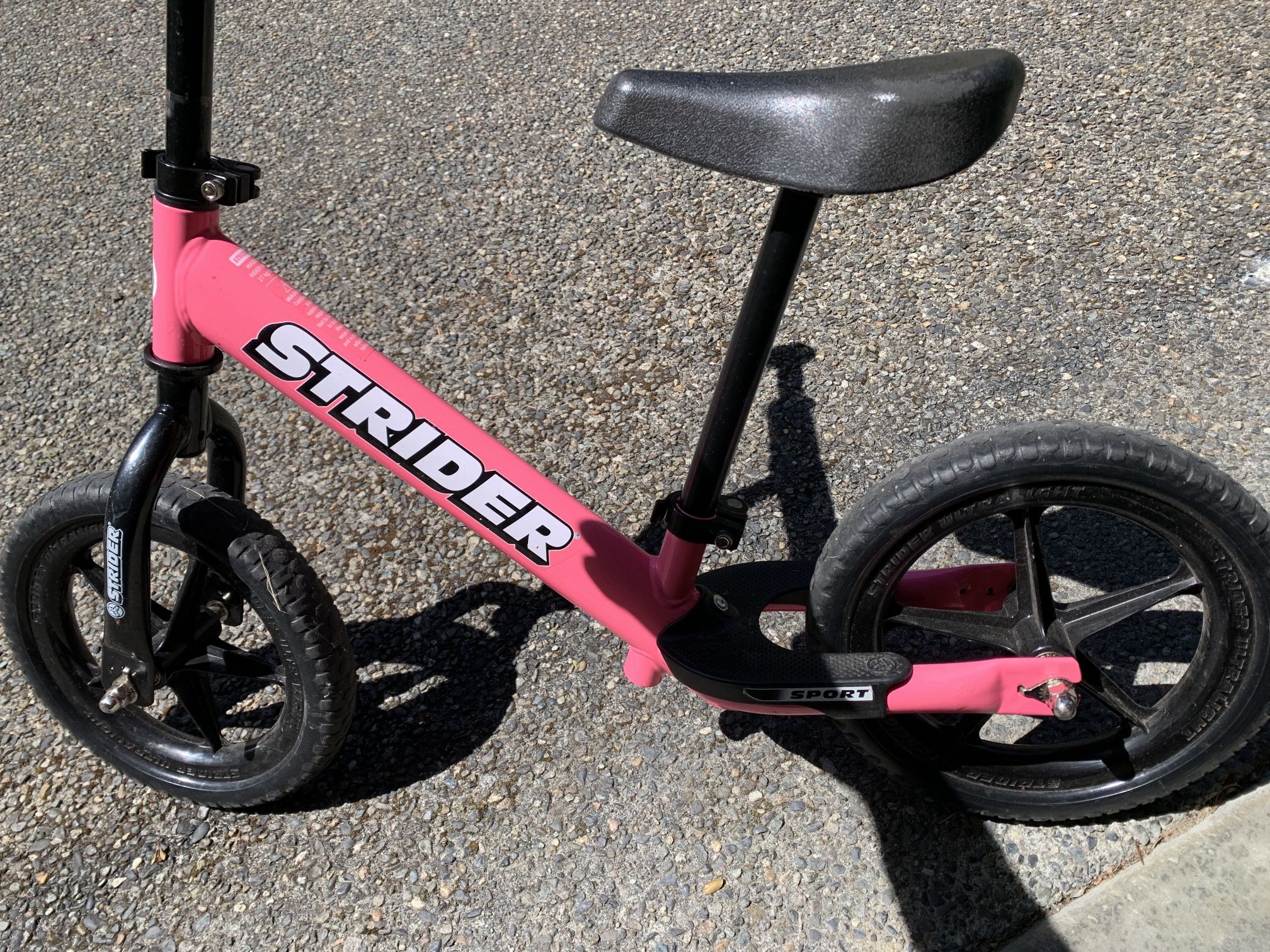 Strider Kids Boys Girls Balance Bike Lightweight Adjustable Pink