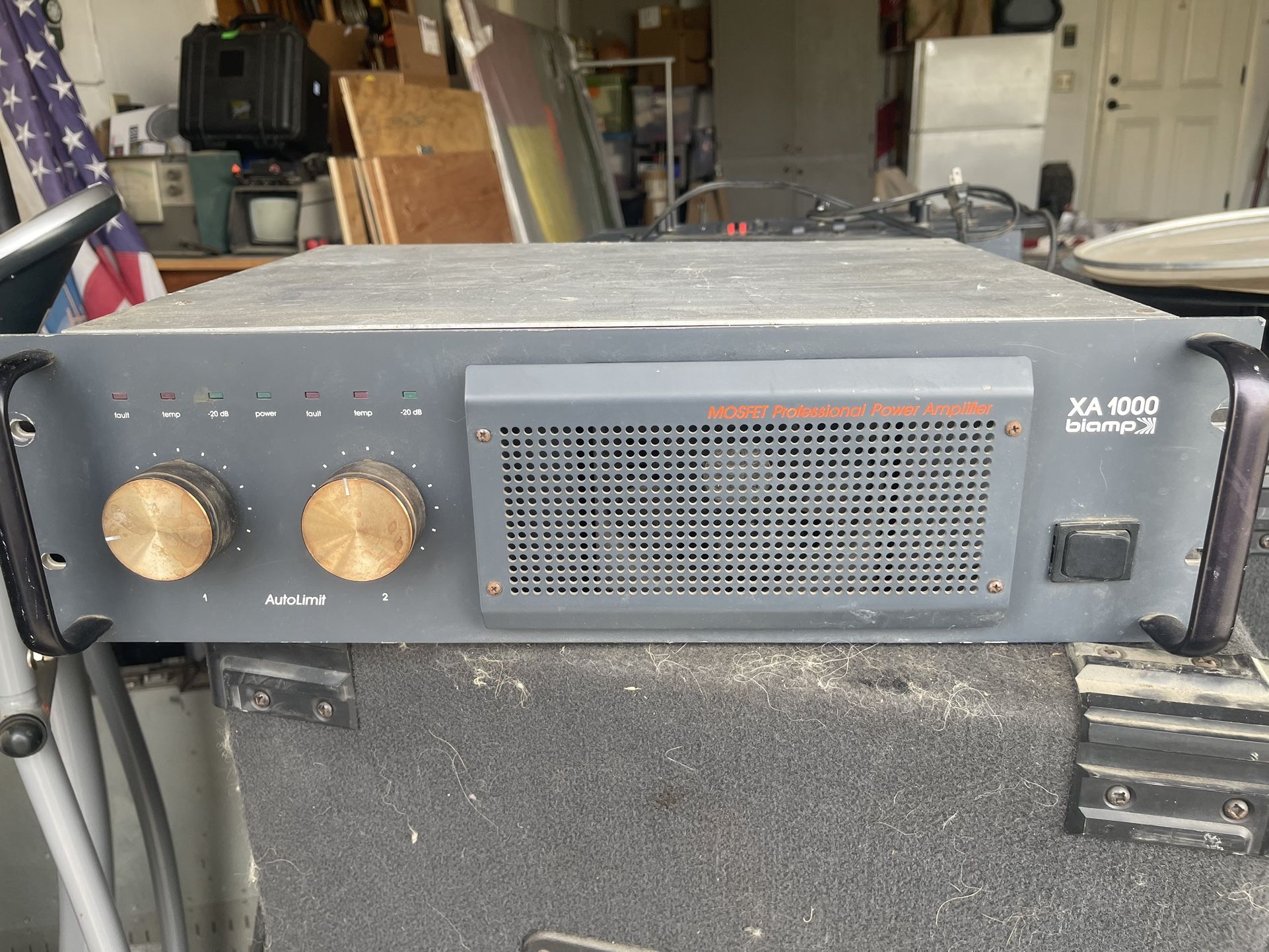 MOSFET XA 1000 Biamp Professional Power Amplifier Vintage