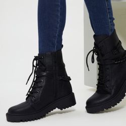 Guess Olisie Buckle Utility Boots - Black
