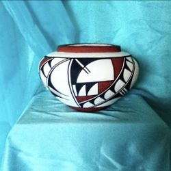 ~ SIGNED NATIVE AMERICAN POTTERY~