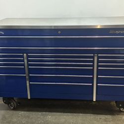 Snap-on toolbox royal blue Comes with a stainless steel top