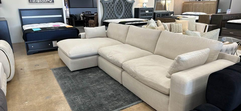 Spacious L Shape With Chaise , Sofas, Sectionals
