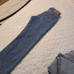 LEVI'S IN GREAT CONDITION 