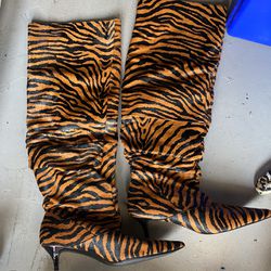 Zara faux fur tiger print scrunch boots kitten heel size 8.5/39