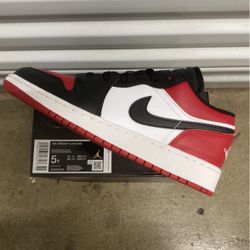 Jordan 1 Low gs - Bred Toe - Size 5y / 6.5w