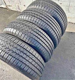 225/60/17 Yokohama vendo un set de llantas usadas excelente condiciones de vida las 4 ✅🤩I am selling a set of used tires, all 4 in excellent living c