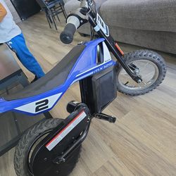 Electric razor dirt bike