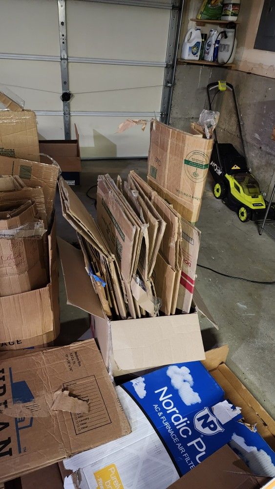 Moving Boxes - Free PENDING