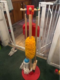 Melissa and Doug cleaning kids