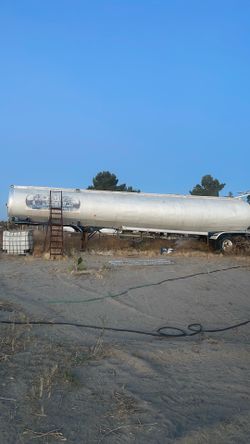 1975 Tanque de agua de aluminio y acero inoxidable 9000 galones
