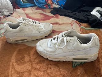 Shoes size 8.5