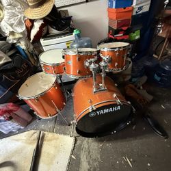 Yamaha Full Drum Set