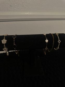 Clover Bracelets ☘️
