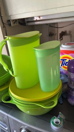 Tupperware Pitcher set