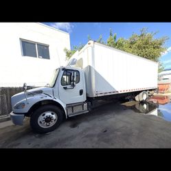 51200A6 TRUCK BOX 26 FEET FREIGHTLINER 4X2 26' GATE LIFT.