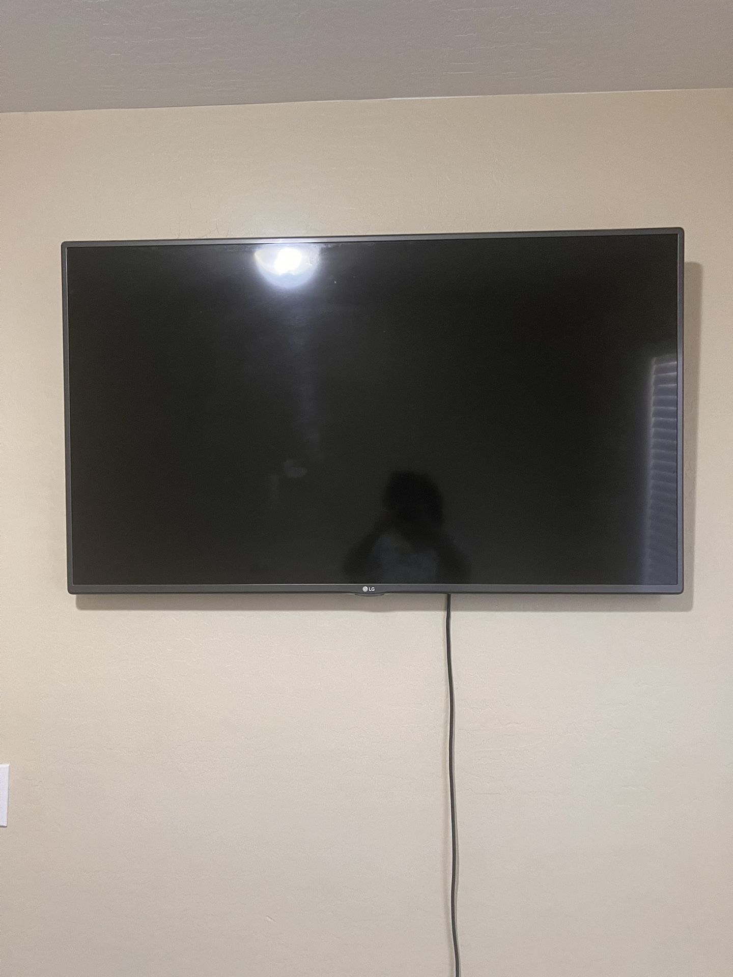 50” LG Smart TV