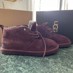 UGG Mens Neumel Boot Chukka Cordovan Maroon Suede Sherpa Lined - Size 6 - Style 3236