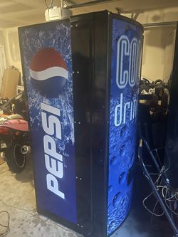 Cold Drink Vending Machines/ Snack