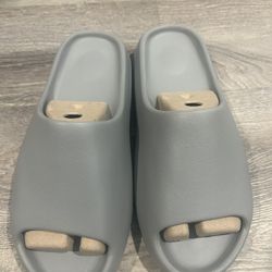 YZY YS-01 Slides (Size 13)