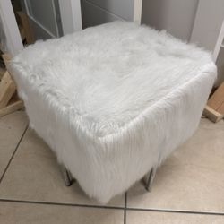 WHITE FUR OTTOMAN 